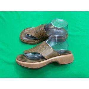 Dansko women’s Reece sandals in a brown waxy burnished leather size 39 (US 8)